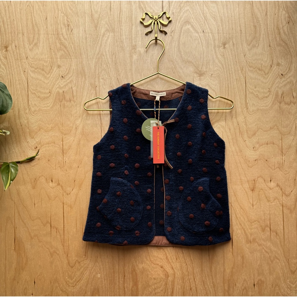 NWT THE SUNDAY COLLECTIVE Wool Blend Polka Dot Sleeveless Vest 6/7Y - Picture 2 of 4